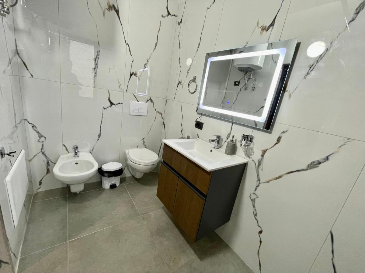 Keon Superb Studio Apartament Tirana Esterno foto